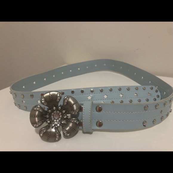 NWOT Baby Blue belt w/ flower buckle - Picture 1 of 3